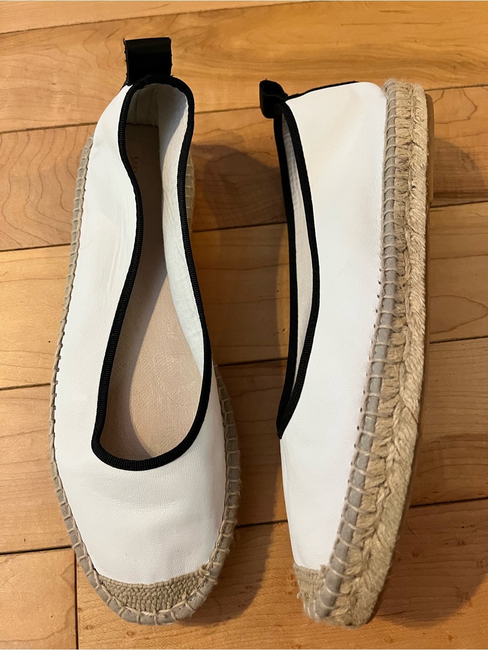 Saks Fifth Avenue White Leather Espadrille Flats with Black Trim size 8.5